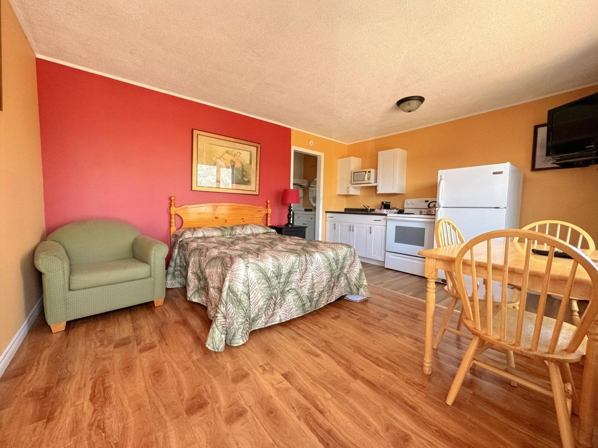 Fair Isle Motel Шарлъттаун Екстериор снимка